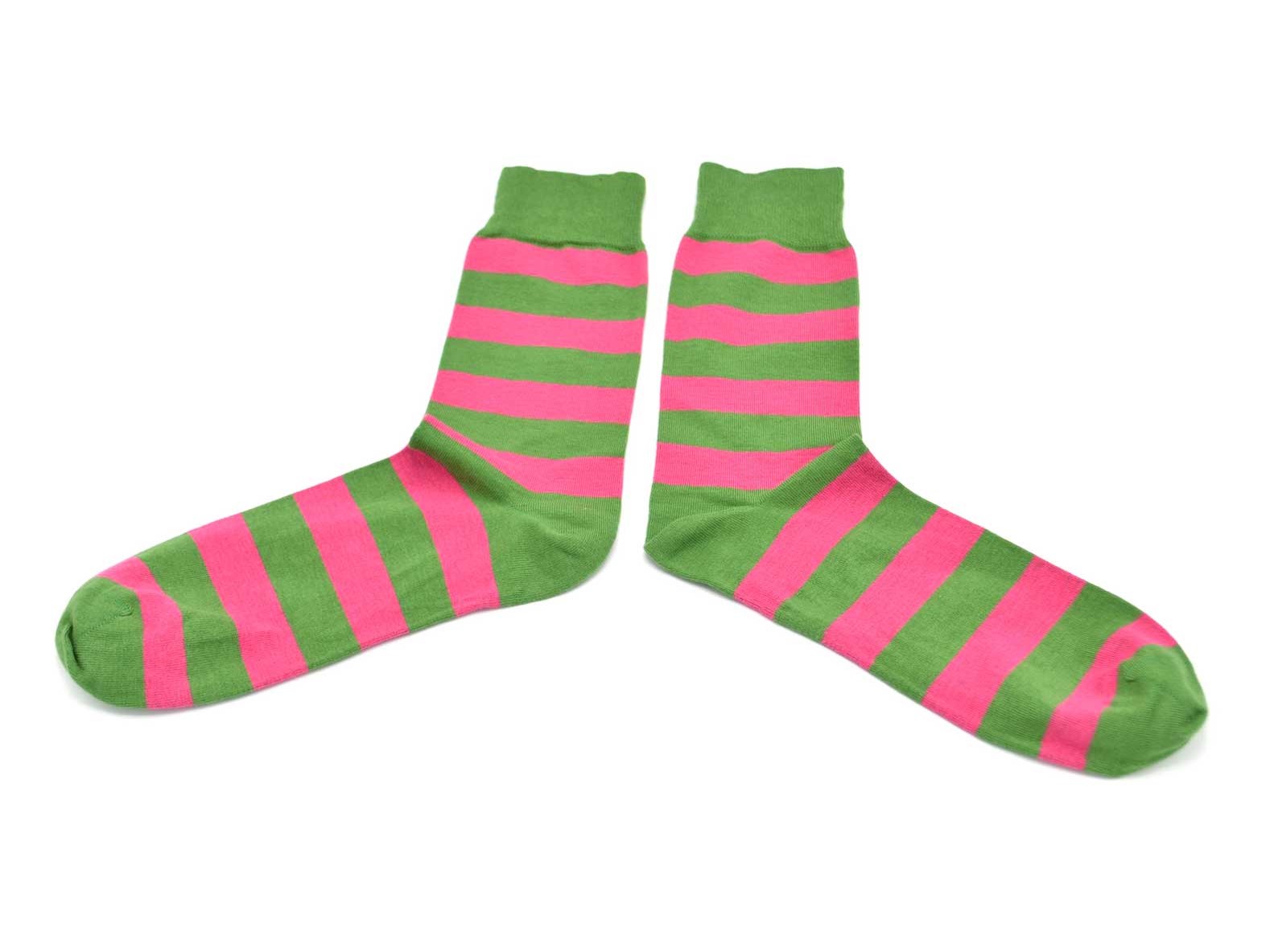 chaussettes-fantaisie-hommes-femmes-en-coton-vertes-à-rayures-roses-remaillées-à-la-main